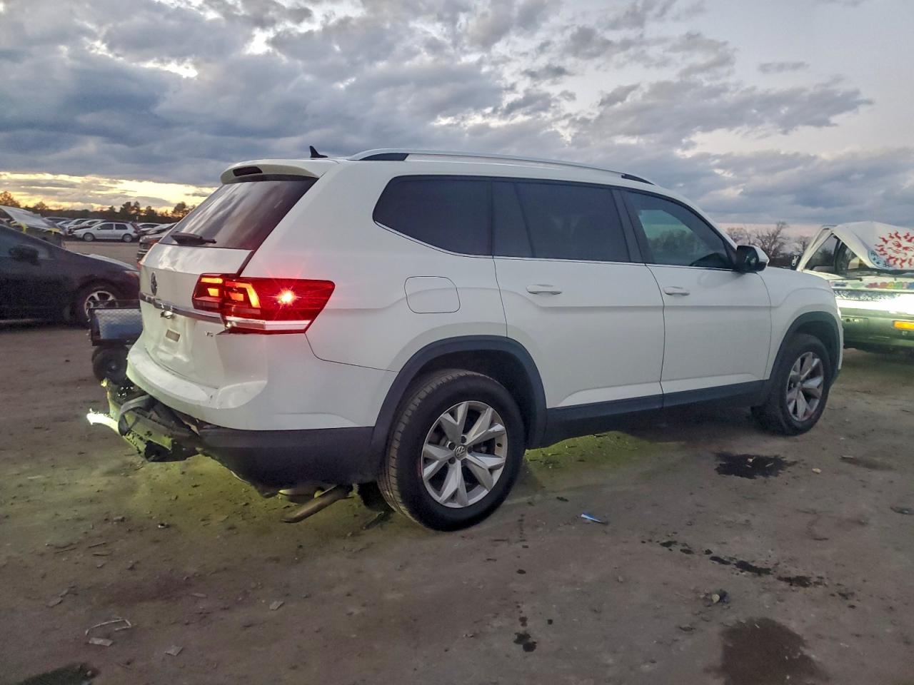 2018 Volkswagen Atlas Se - Фото 3