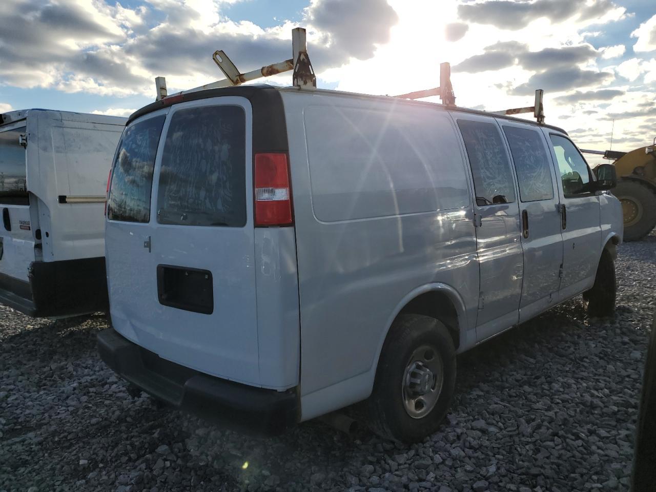 2020 Chevrolet Express G2500 - Фото 3