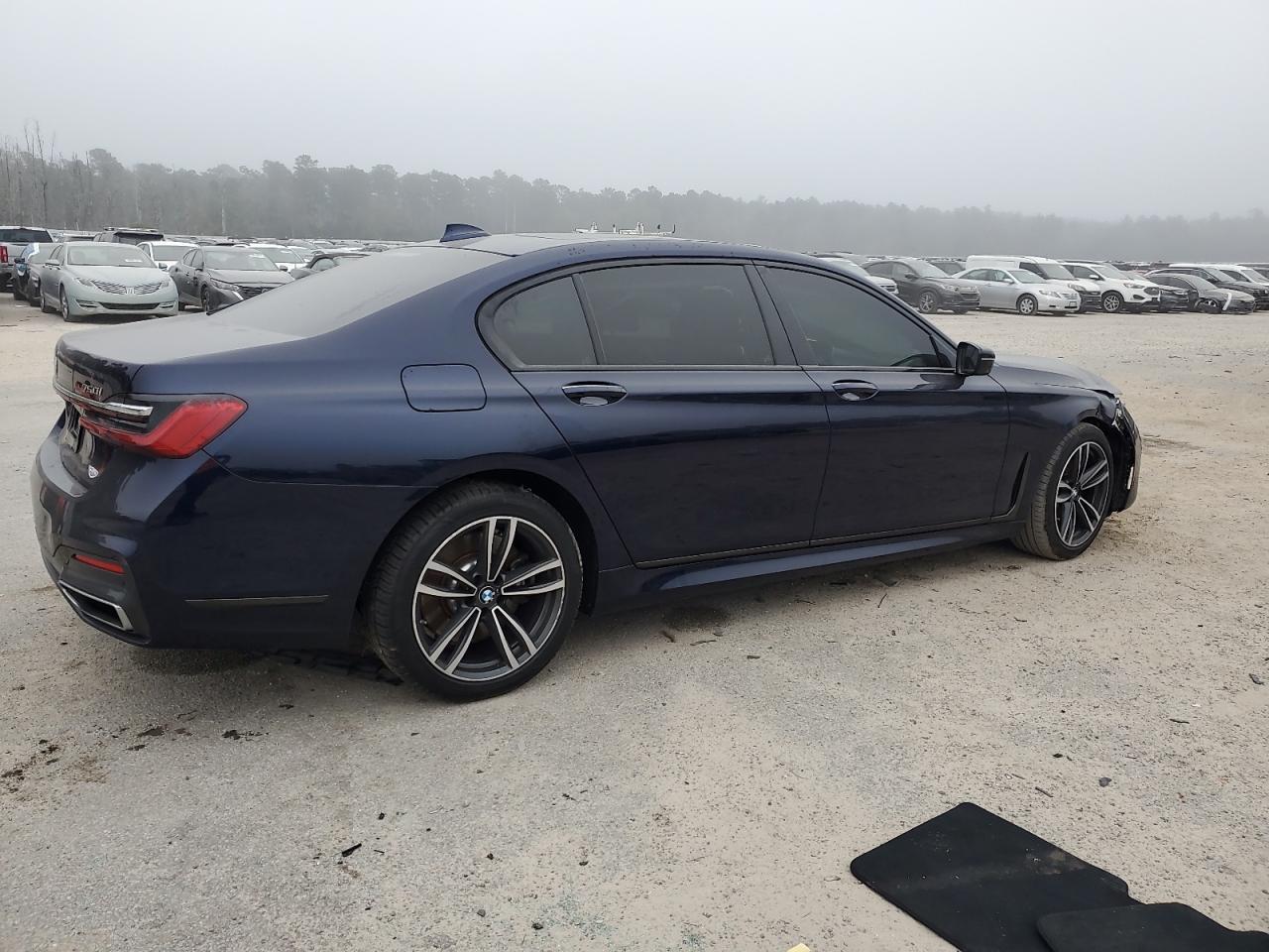 2020 BMW 750 Xi - Фото 3