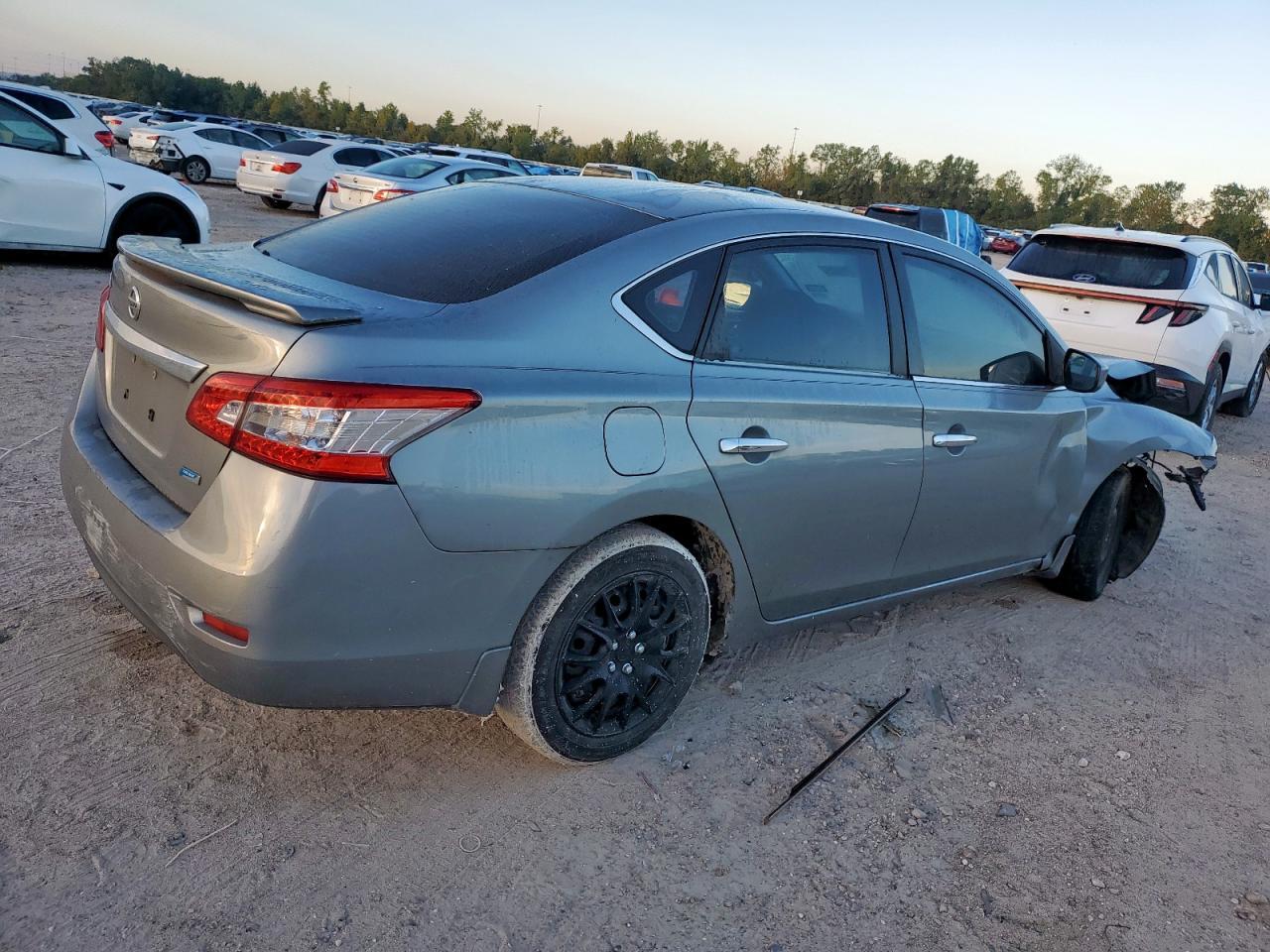 2014 Nissan Sentra S - Фото 3