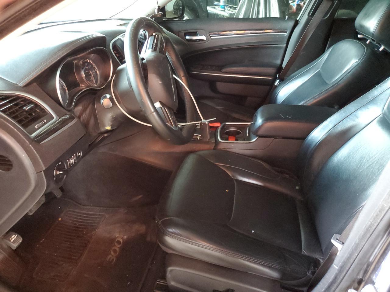 2016 Chrysler 300 Limited - Image 7