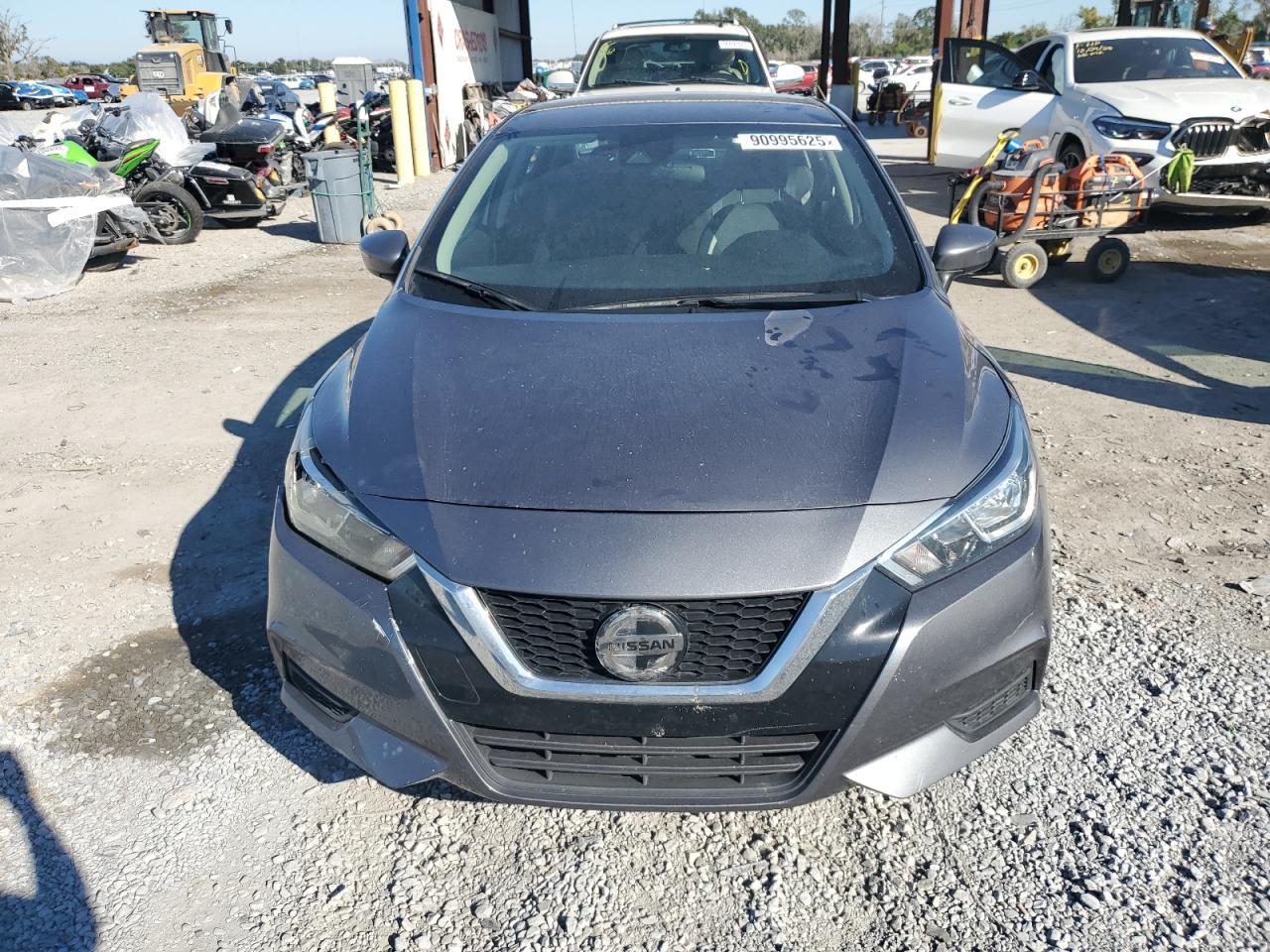 2021 Nissan Versa Sv - Image 5