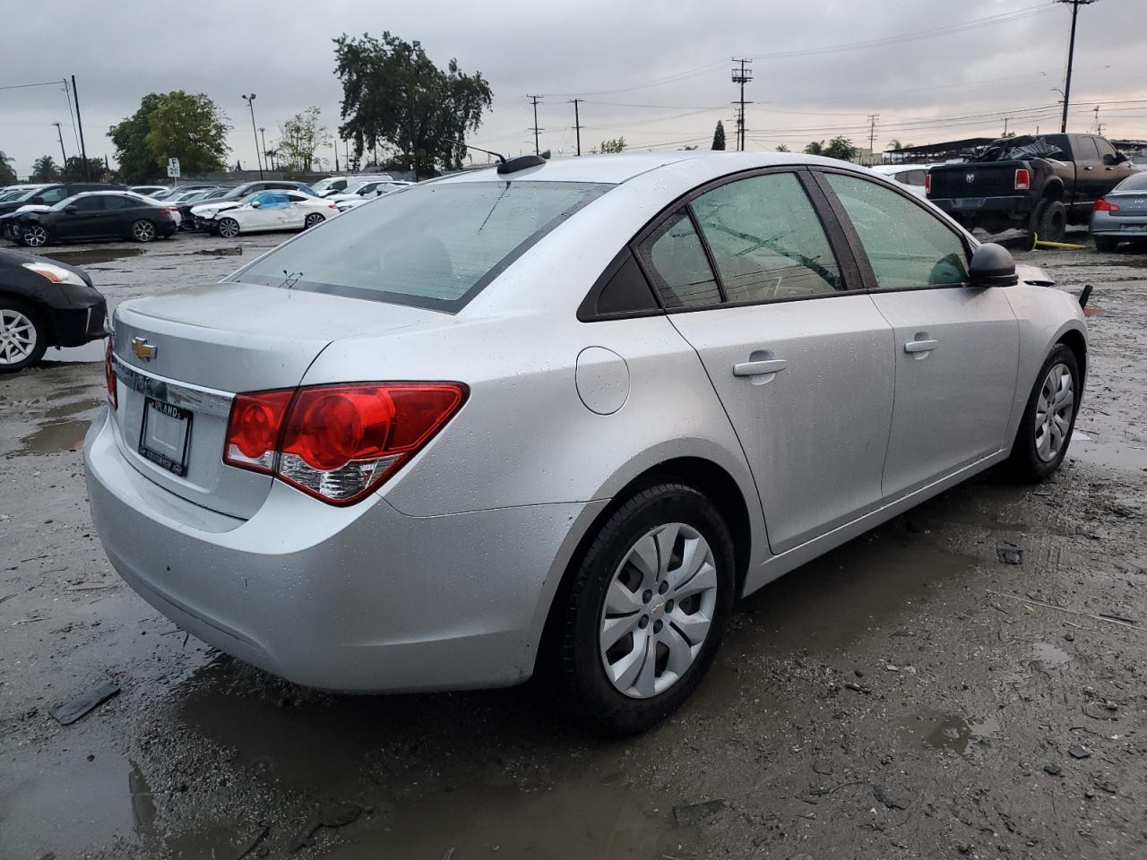 2015 Chevrolet Cruze Ls - Фото 3