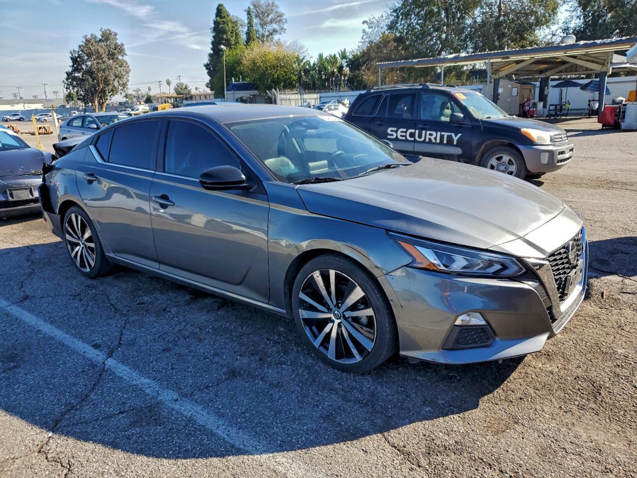 2020 Nissan Altima Sr - Image 4