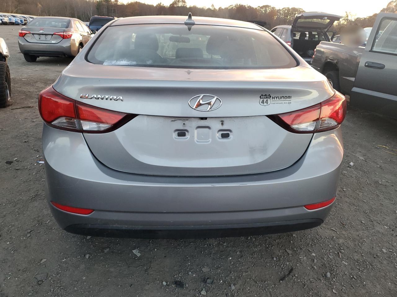 2016 Hyundai Elantra Value Edition - Image 6