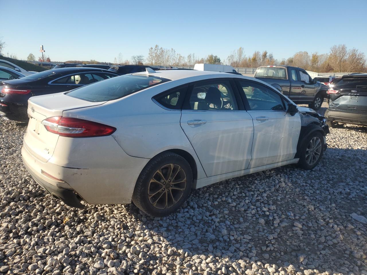 2020 Ford Fusion Se - Фото 3