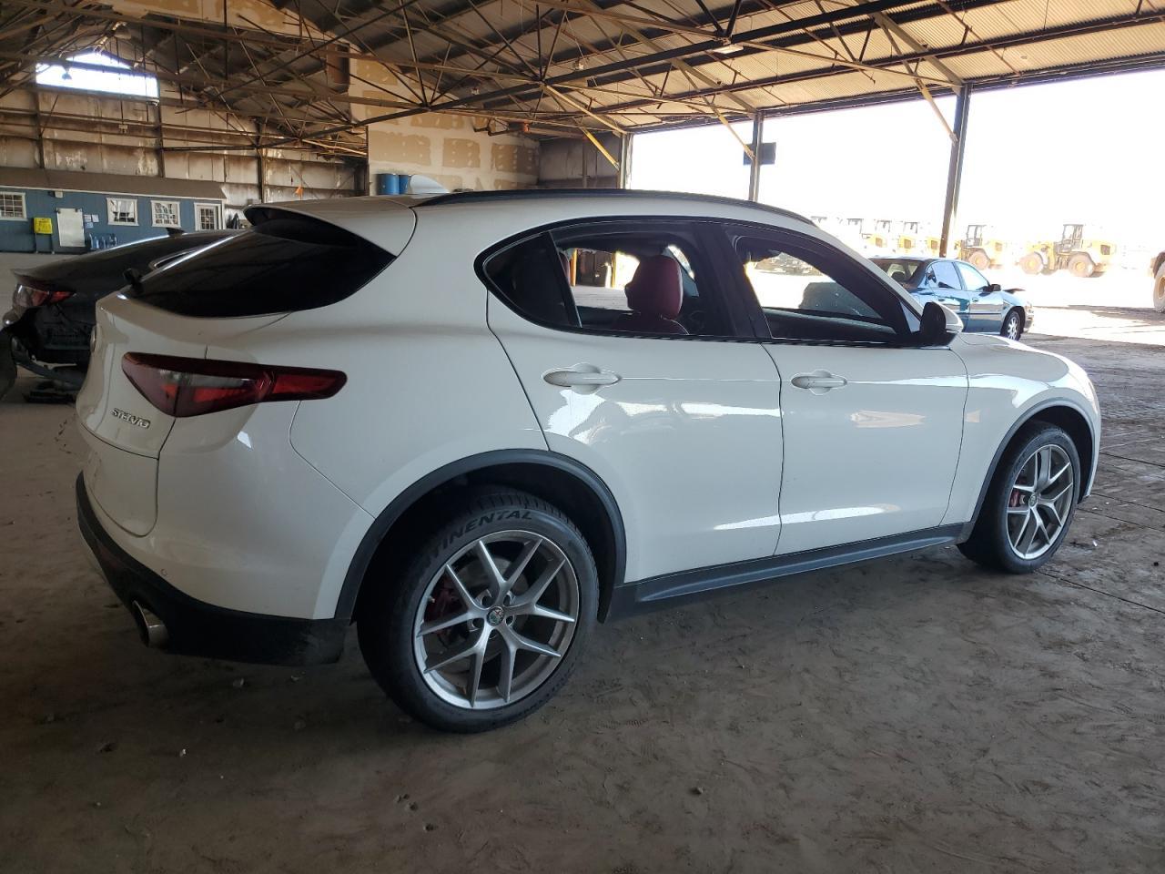 2018 Alfa Romeo Stelvio Ti Sport - Фото 3