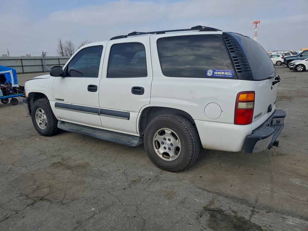 2003 Chevrolet Tahoe C1500 - Image 2