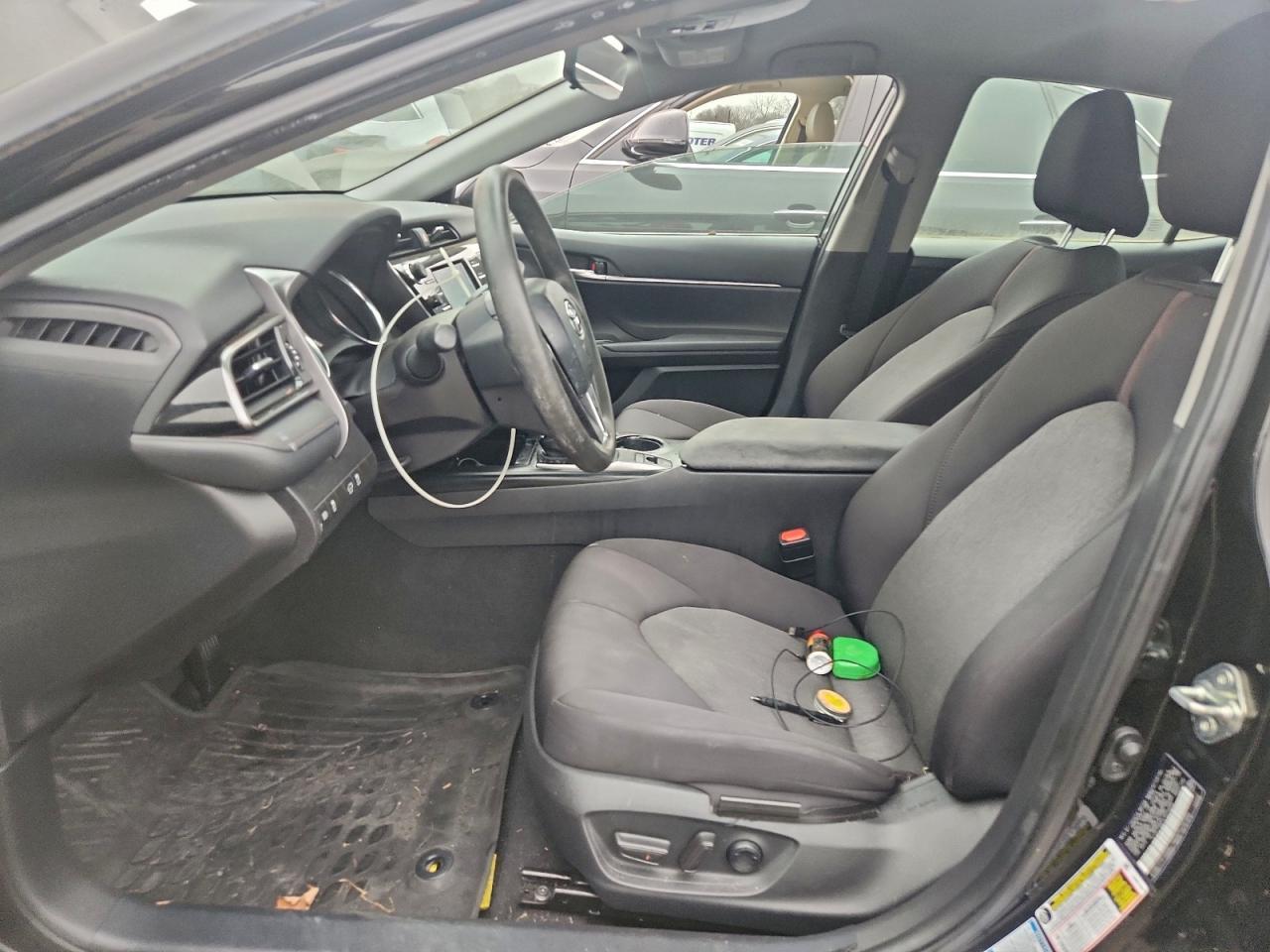 2020 Toyota Camry Le - Фото 7