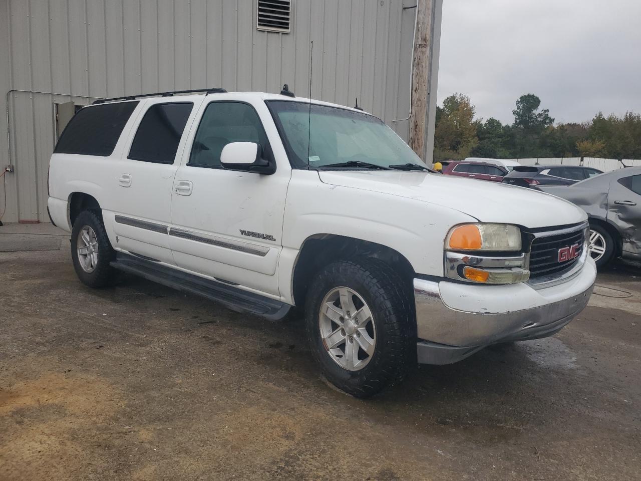 2003 GMC Yukon Xl C1500 - Image 4