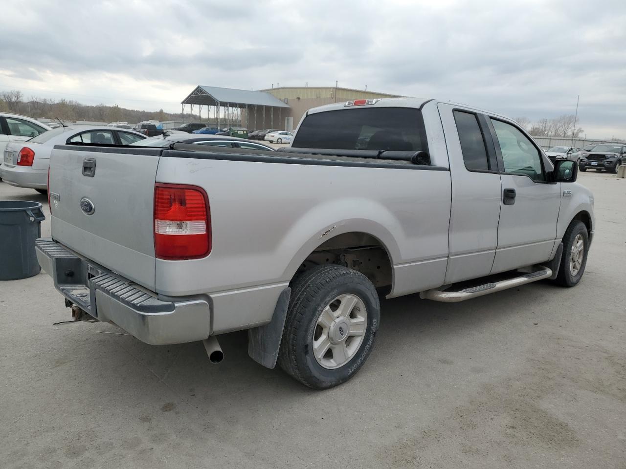 2004 Ford F150 - Фото 3
