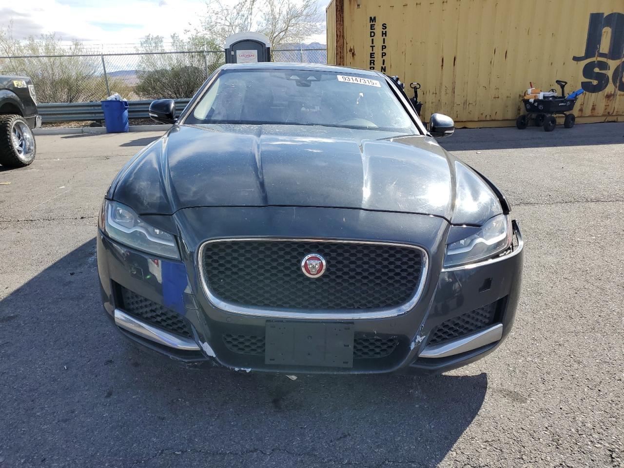 2017 Jaguar Xf Premium - Фото 5