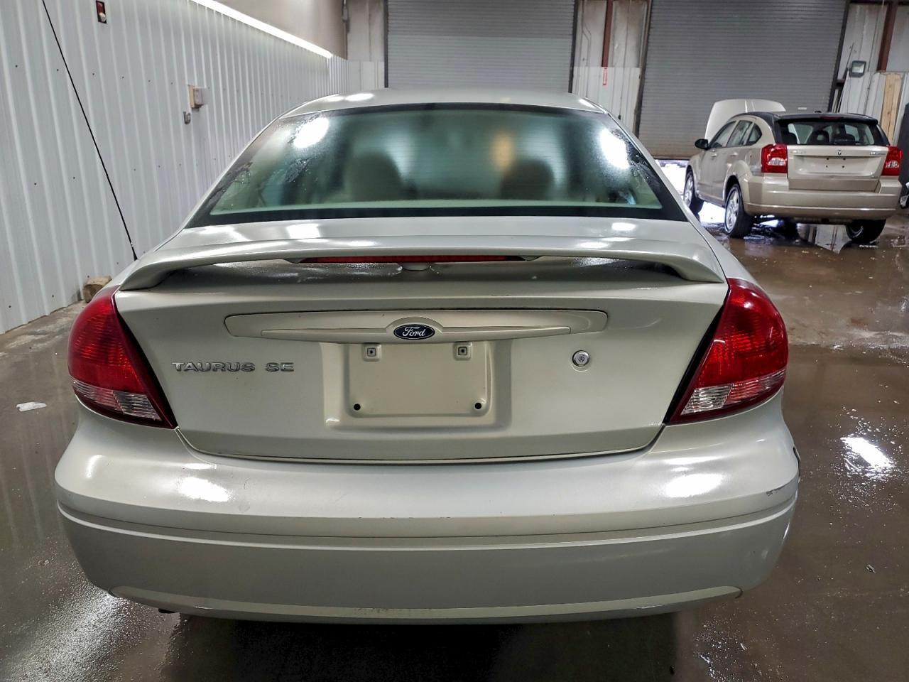 2005 Ford Taurus Se - Фото 6