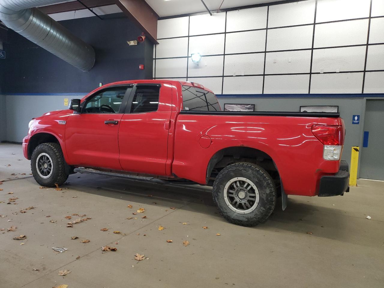 2011 Toyota Tundra Double Cab Sr5 - Фото 2