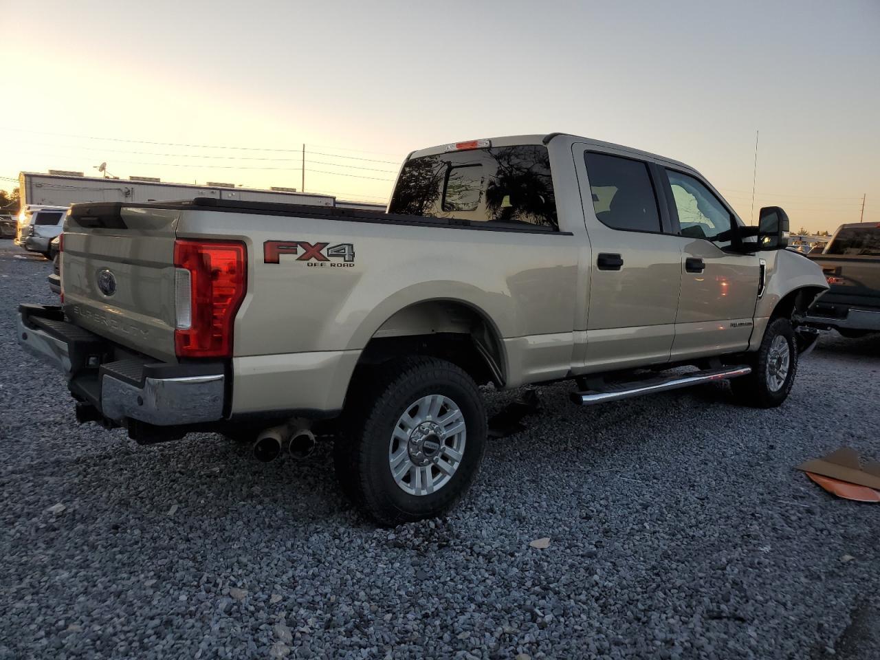 2018 Ford F250 Super Duty - Фото 3
