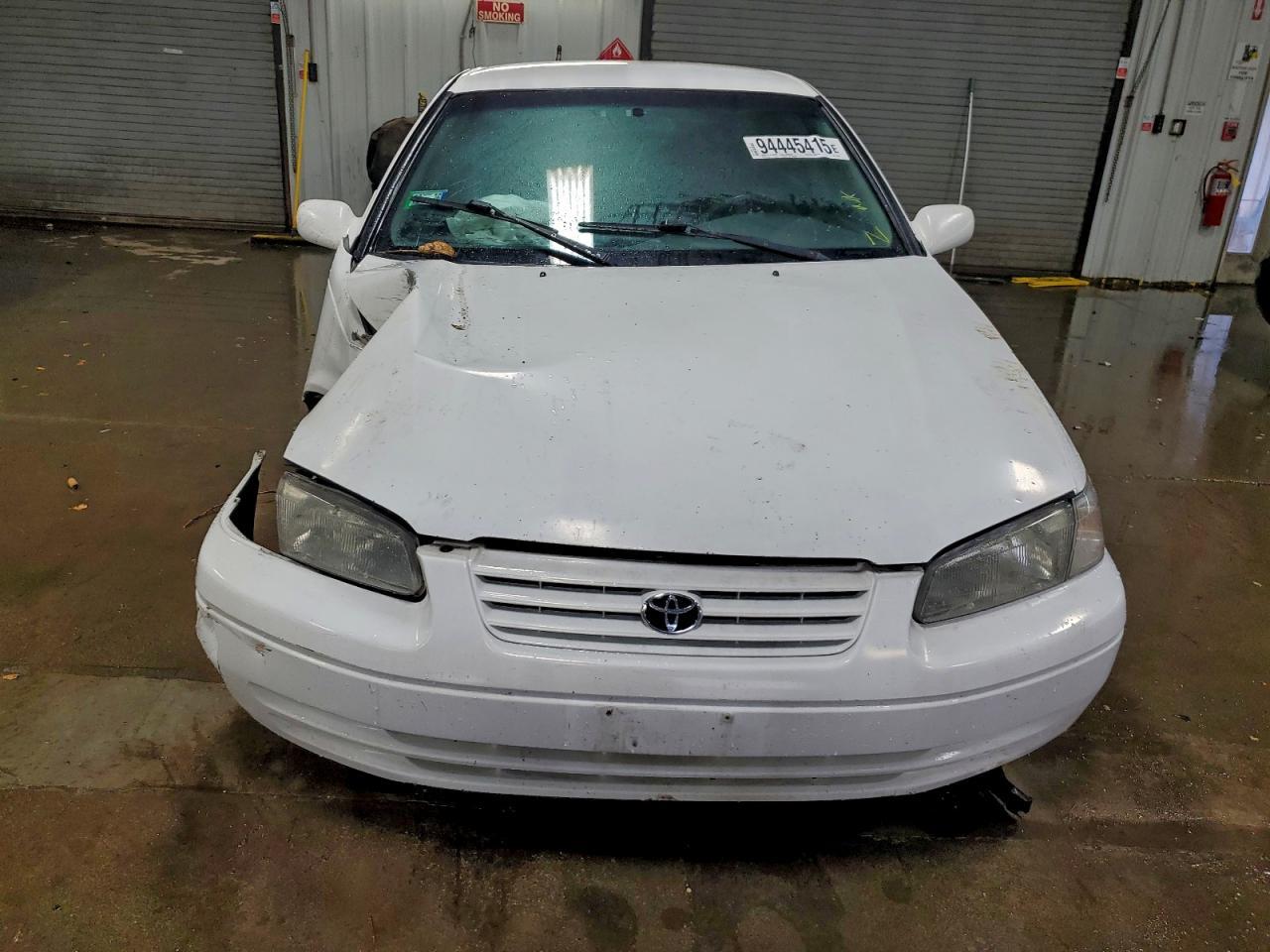 1999 Toyota Camry Le - Фото 5