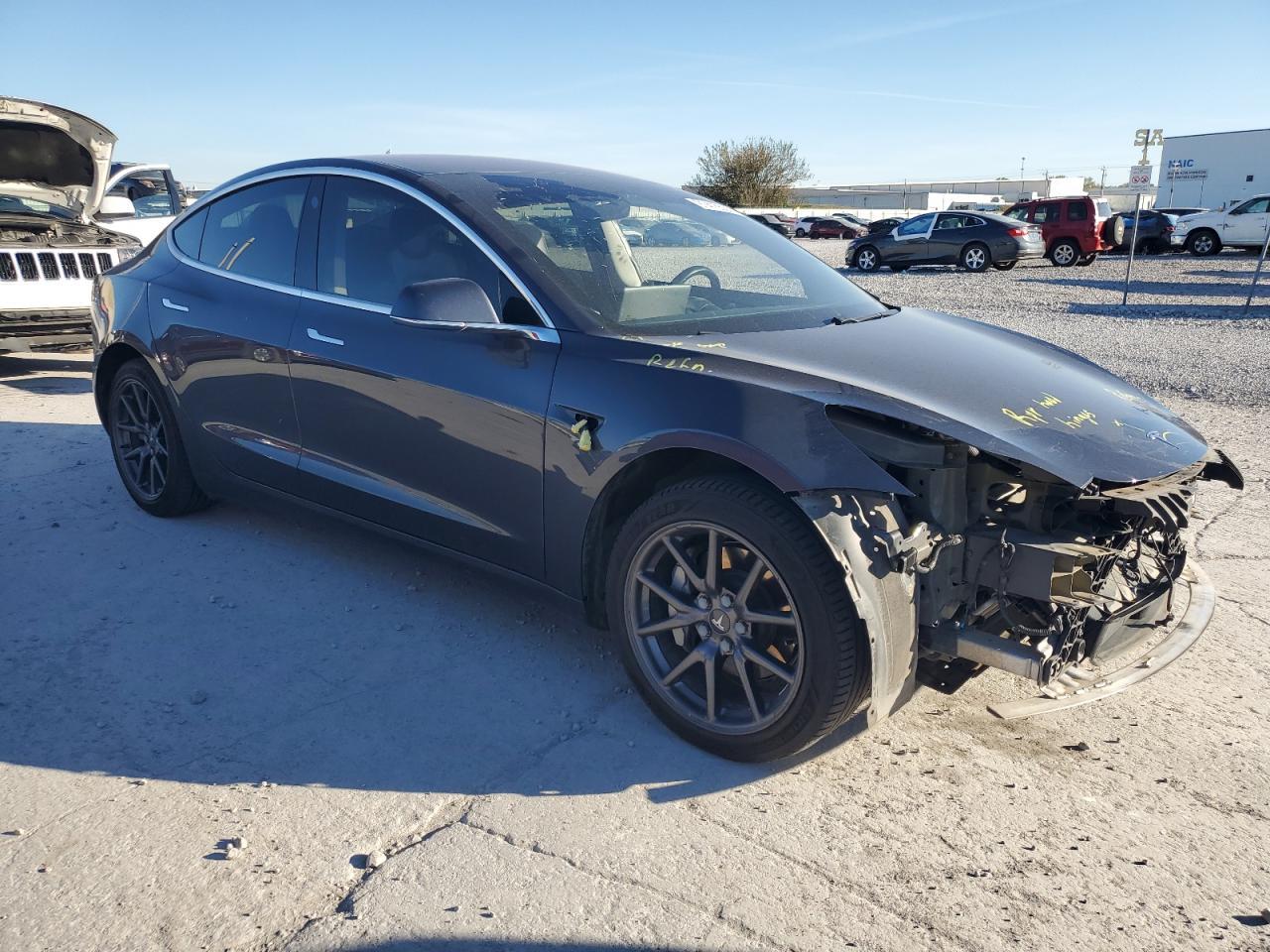 2019 Tesla Model 3 - Фото 4