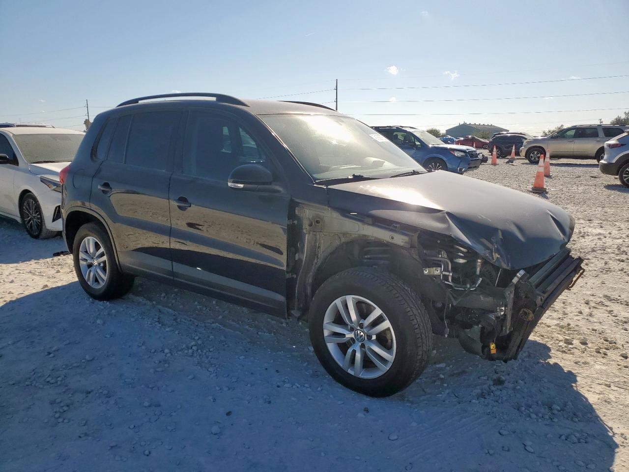 2016 Volkswagen Tiguan S - Image 4