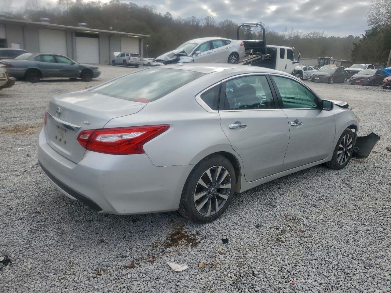 2017 Nissan Altima 2.5 - Фото 3