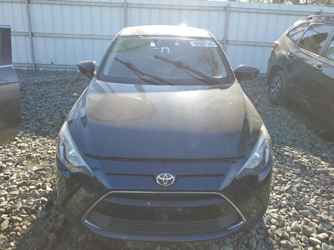 2017 Toyota Yaris Ia - Фото 5