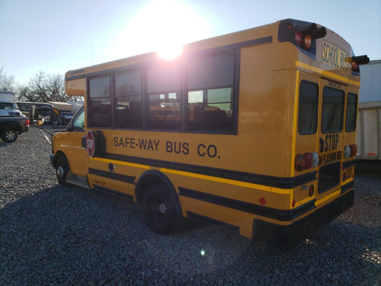 2014 Chevrolet Express School Bus - Фото 3