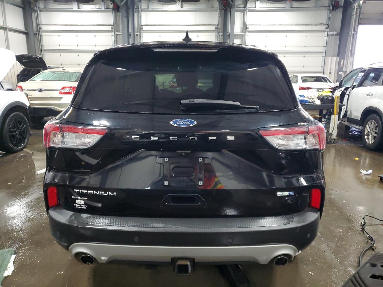 2020 Ford Escape Titanium - Image 6