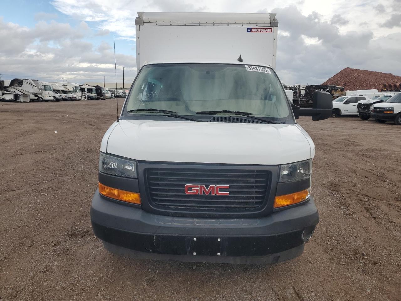 2023 GMC Savana Box Truck - Фото 5