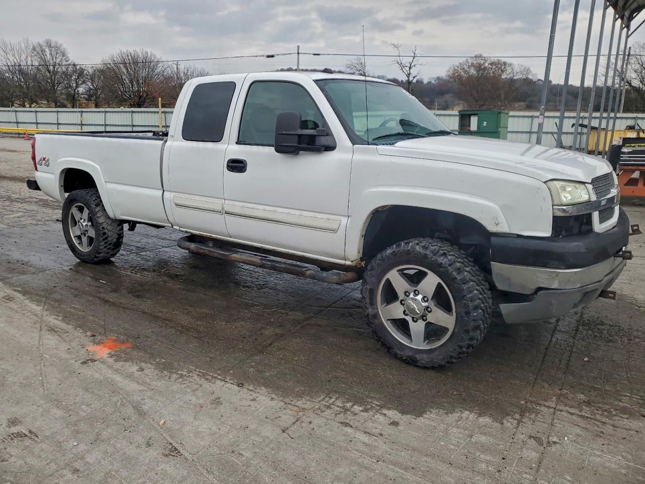2004 Chevrolet Silverado C2500 Heavy Duty - Image 4