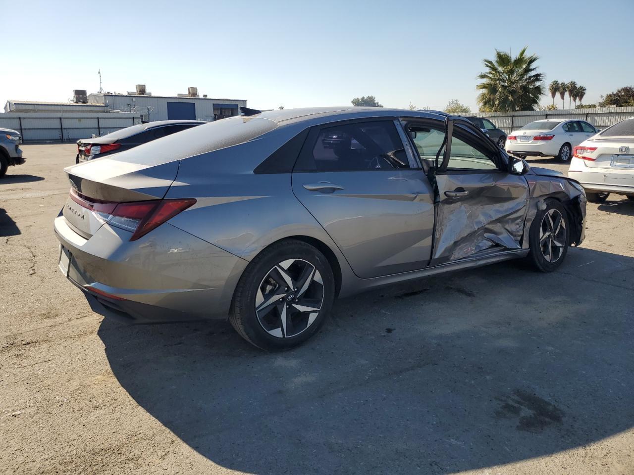 2023 Hyundai Elantra Sel - Фото 3