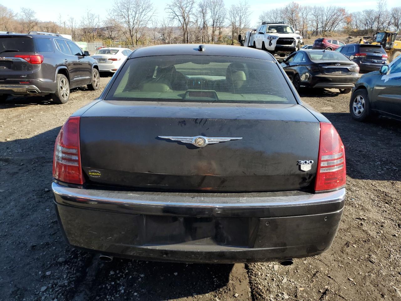 2006 Chrysler 300C - Image 6