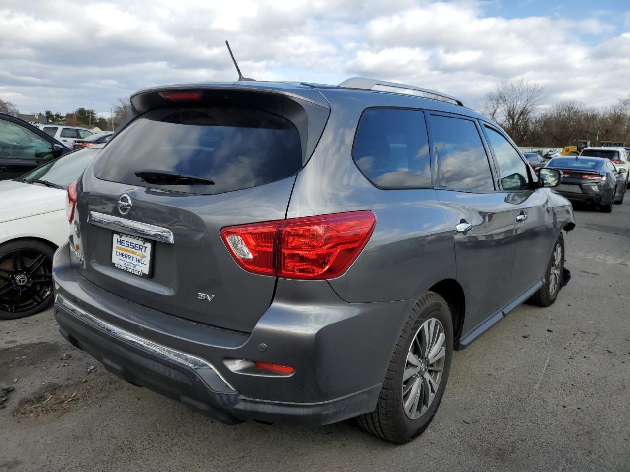 2018 Nissan Pathfinder S - Фото 3