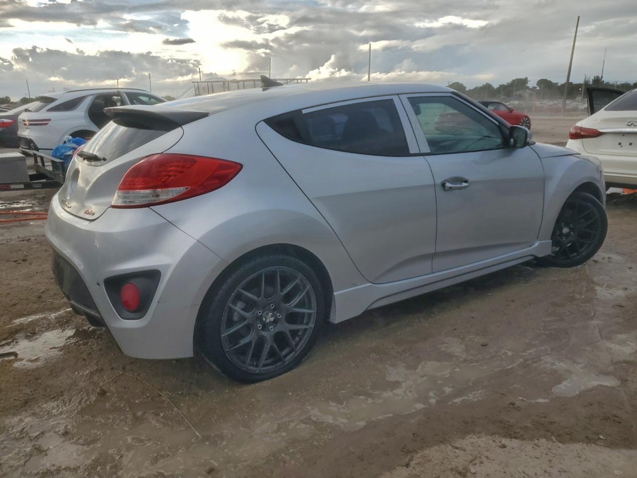2013 Hyundai Veloster Turbo - Фото 3