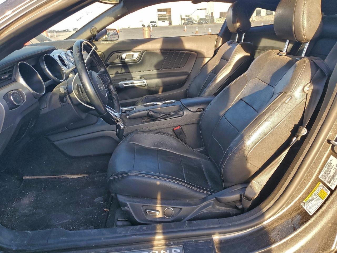 2019 Ford Mustang - Image 7