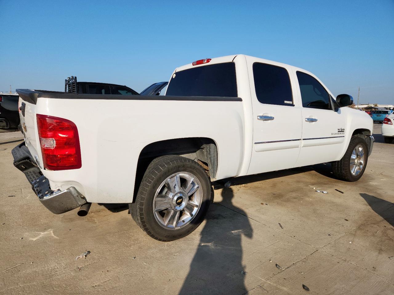 2012 Chevrolet Silverado C1500 Lt - Image 3