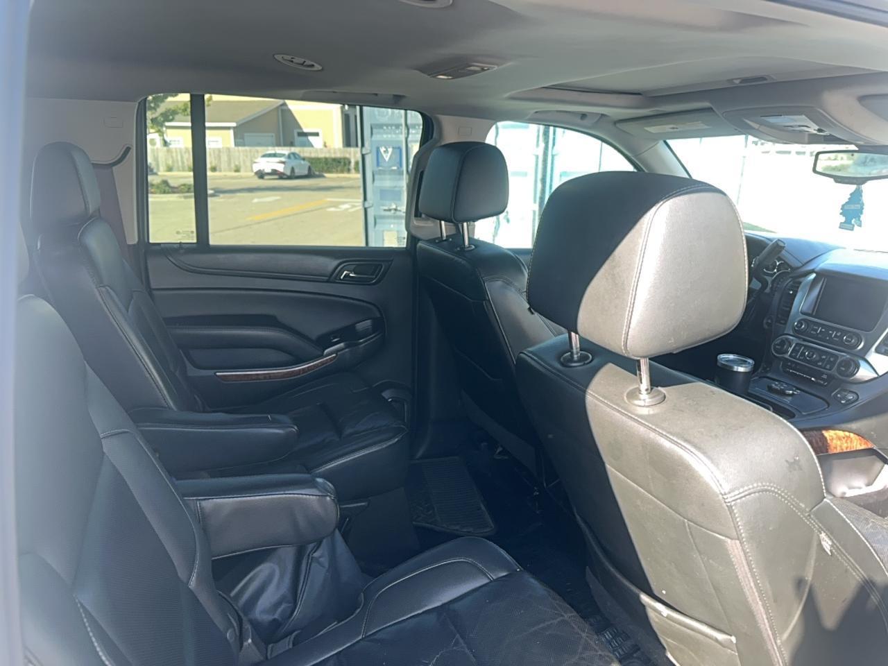 2017 Chevrolet Suburban C1500 Premier - Фото 6