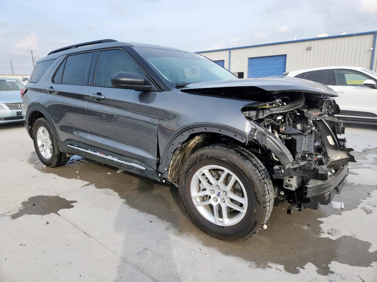 2025 Ford Explorer Active - Фото 4