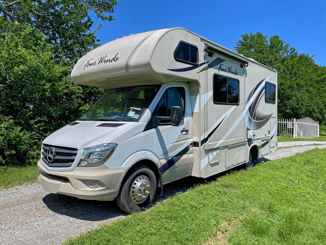 2017 Mercedes-Benz Sprinter 3500 - Фото 2