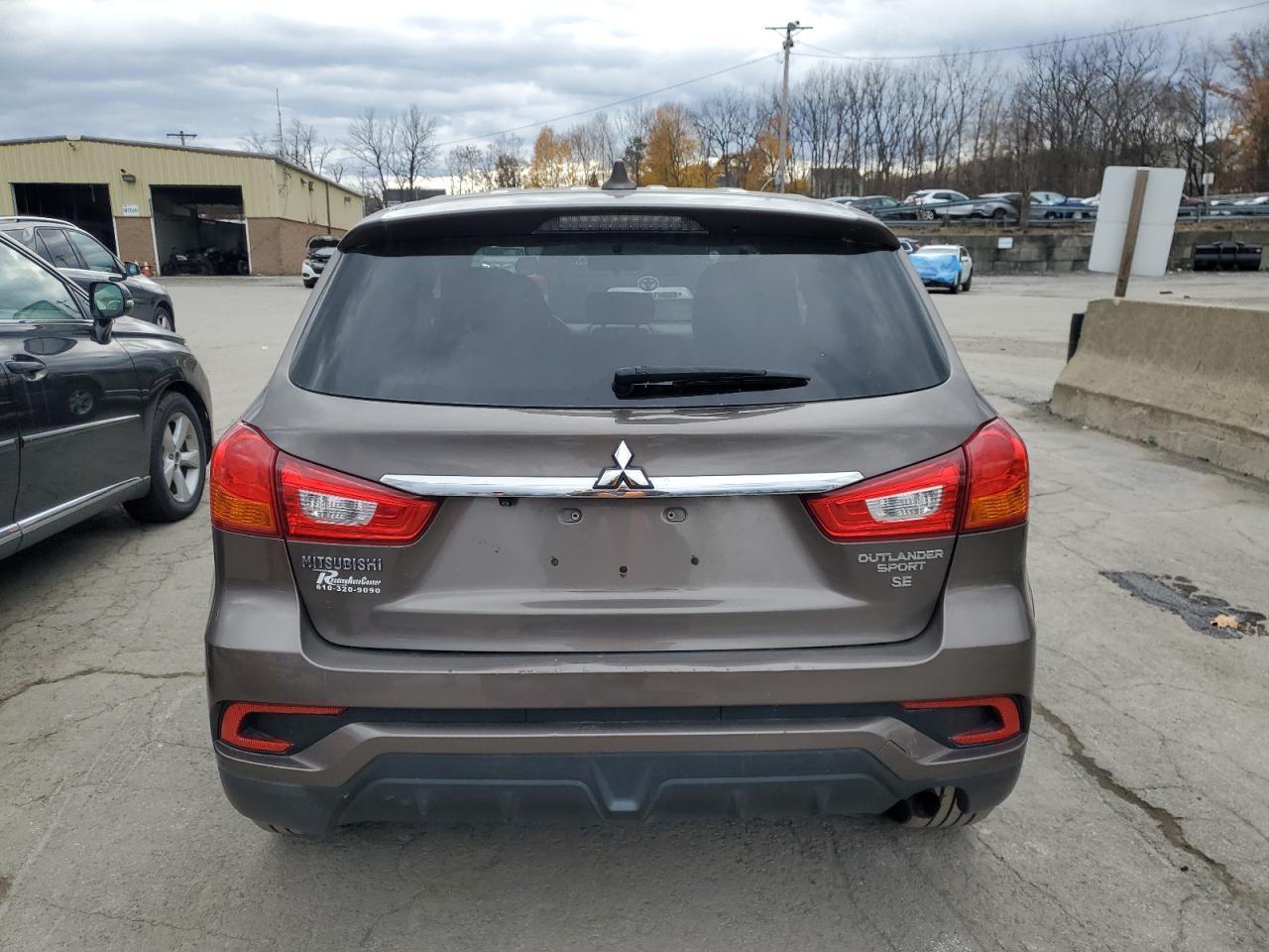 2018 Mitsubishi Outlander Sport Es - Image 6