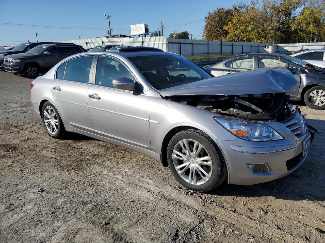 2011 Hyundai Genesis 3.8L - Фото 4