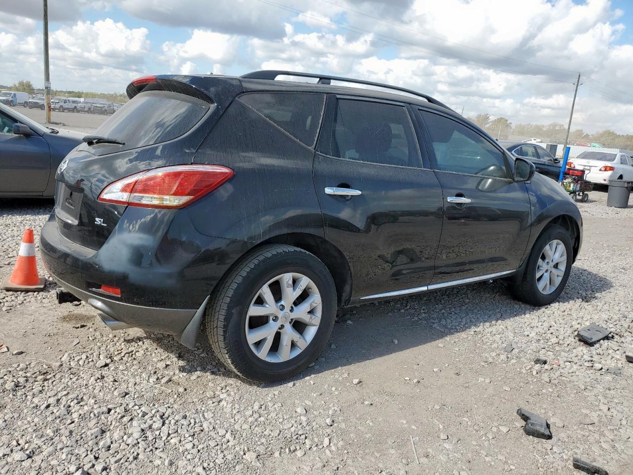 2014 Nissan Murano S - Image 3