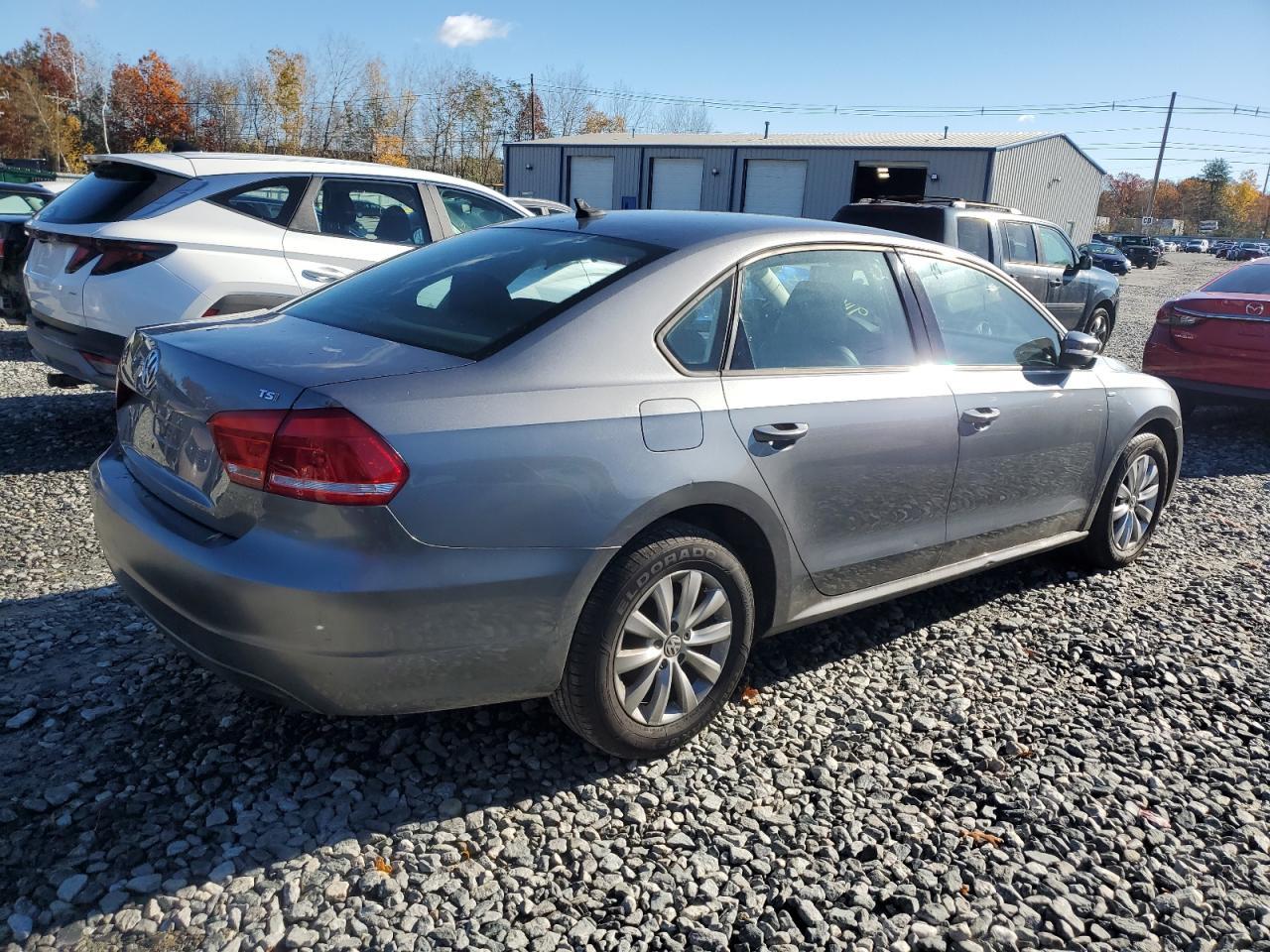 2015 Volkswagen Passat S - Фото 3
