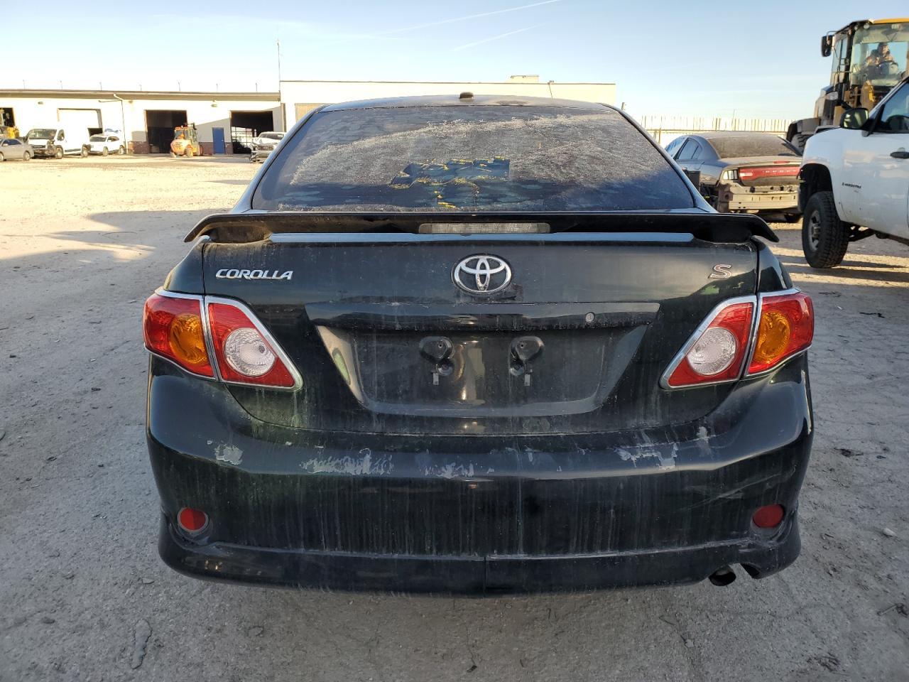 2010 Toyota Corolla Base - Фото 6