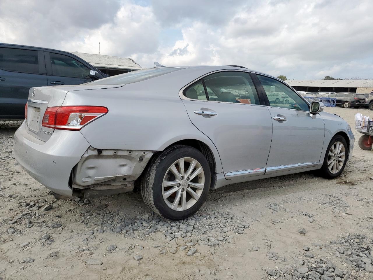 2010 Lexus Es 350 - Image 3