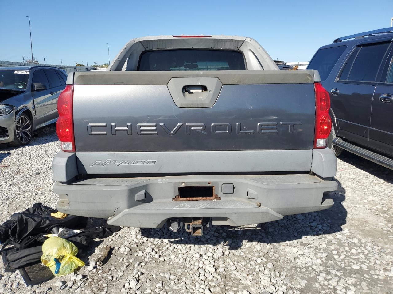 2011 Chevrolet Avalanche C1500 - Image 6