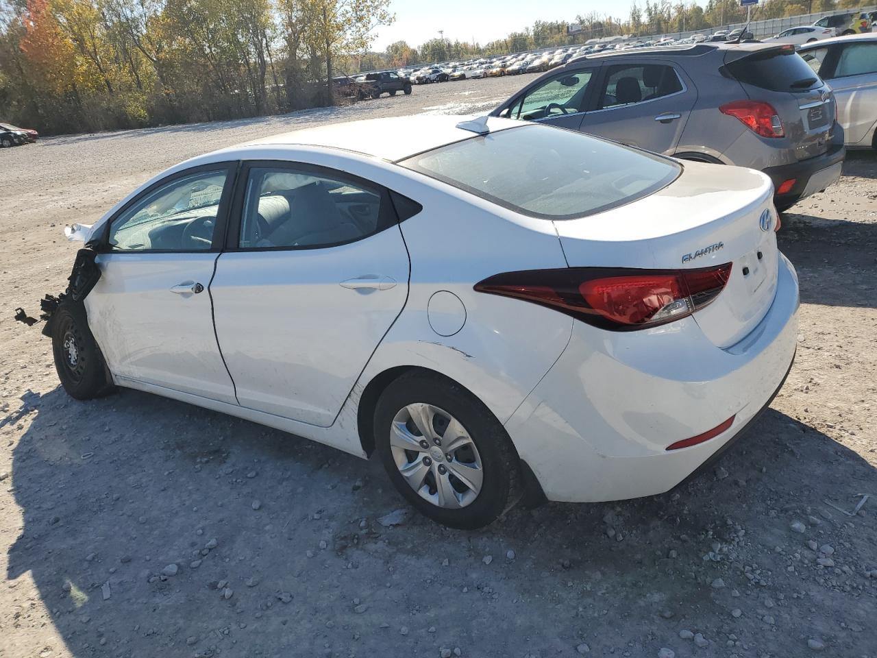 2016 Hyundai Elantra Se - Фото 2