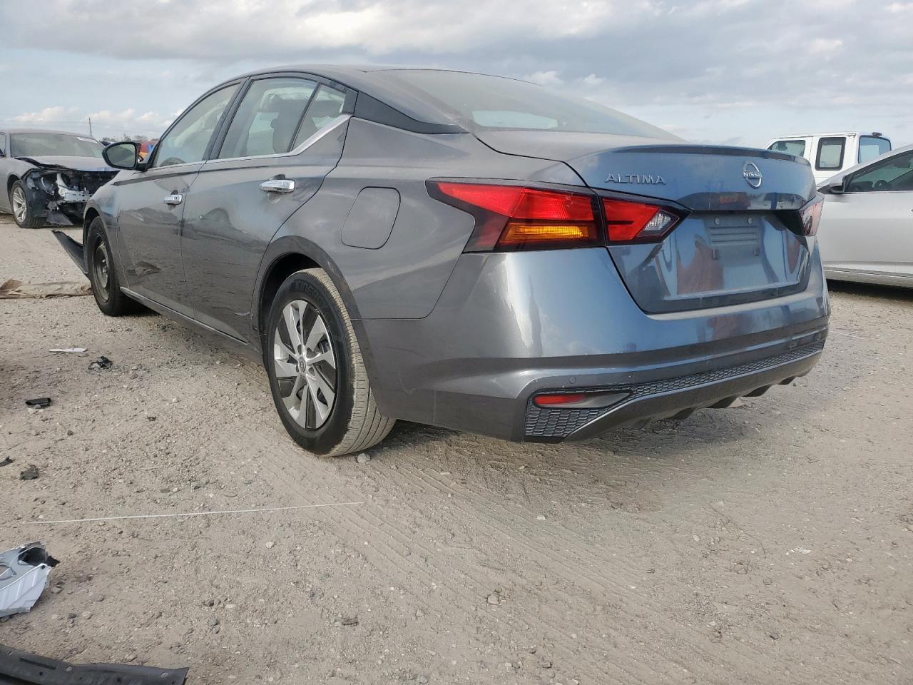 2024 Nissan Altima S - Фото 2