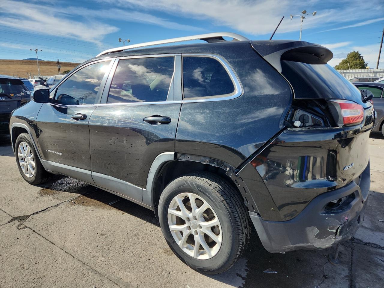 2015 Jeep Cherokee Latitude - Фото 2