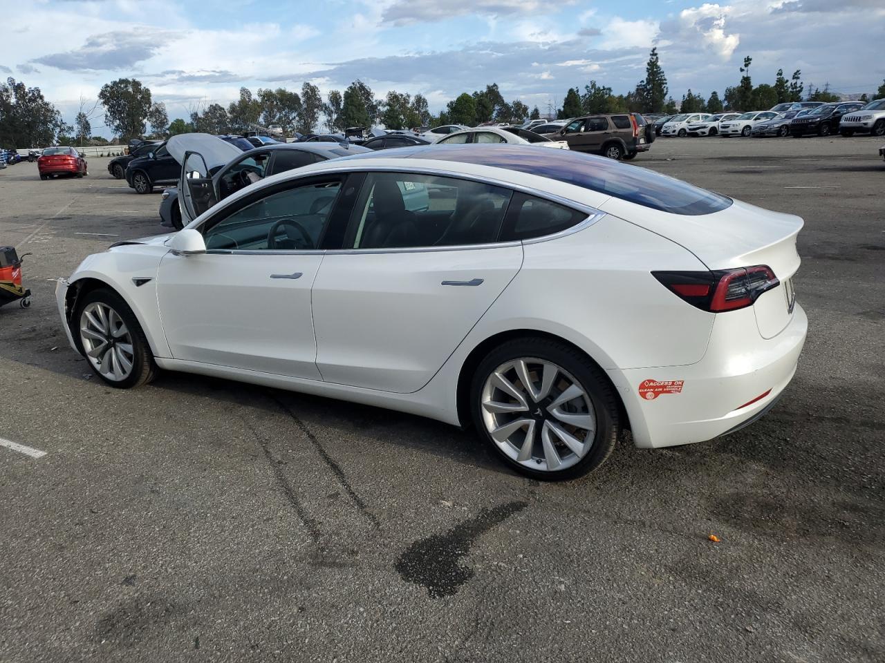 2018 Tesla Model 3 - Image 2