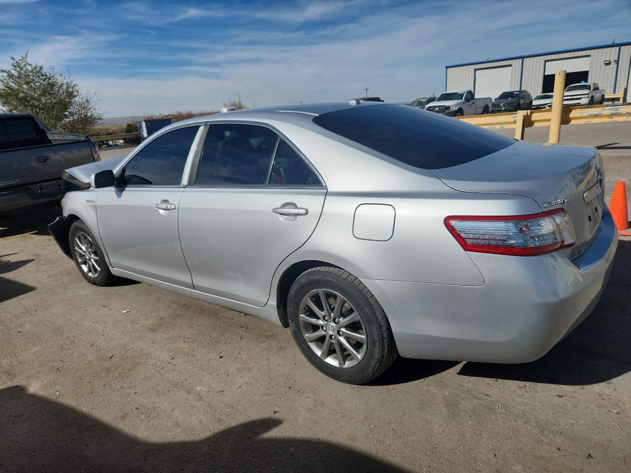 2010 Toyota Camry Hybrid - Image 2