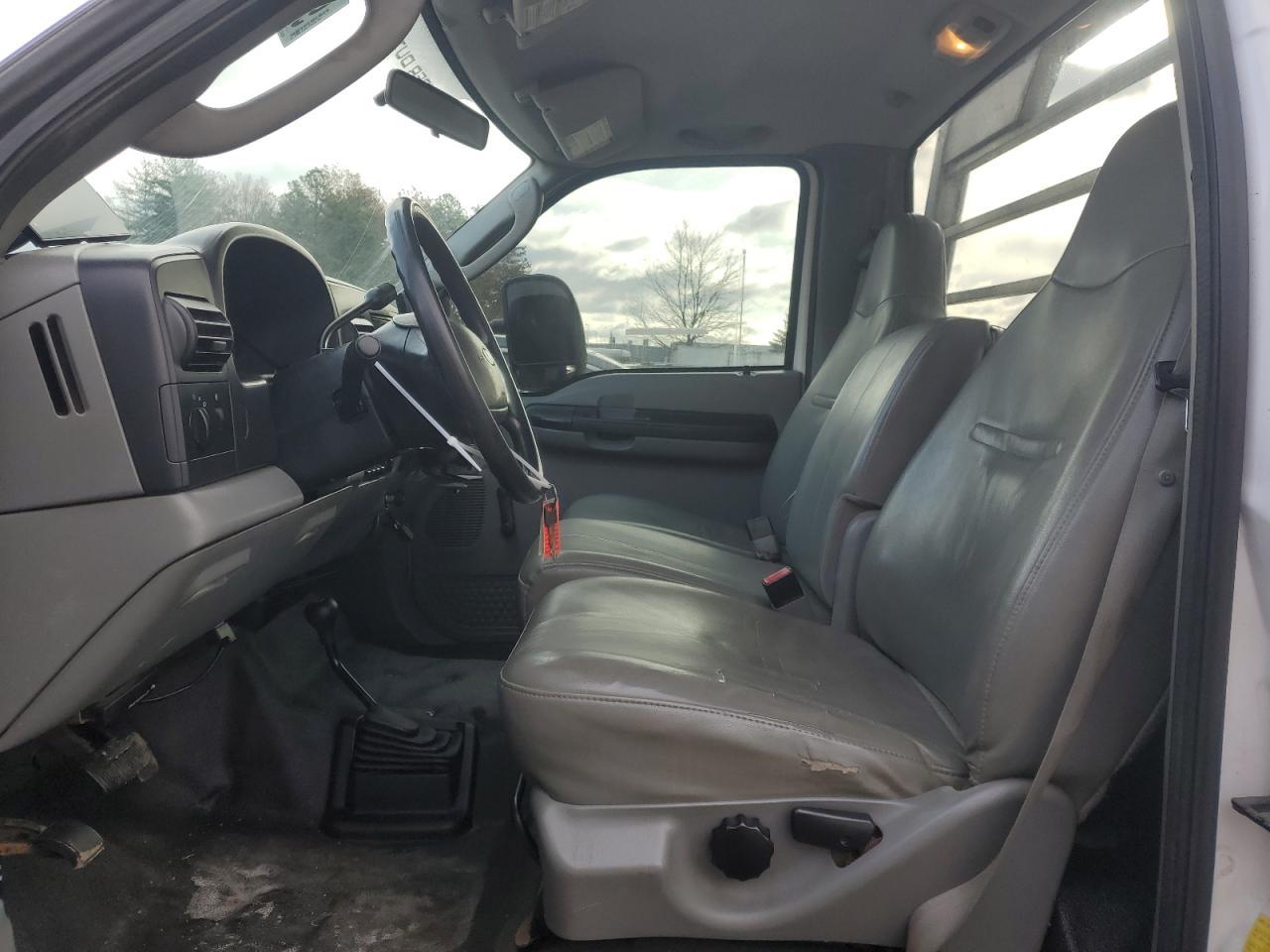 2005 Ford F350 Super Duty Flatbed Truck - Фото 7